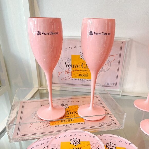 1 Pair of Veuve Clicquot Acrylic Champagne Flutes - Picture 1 of 3